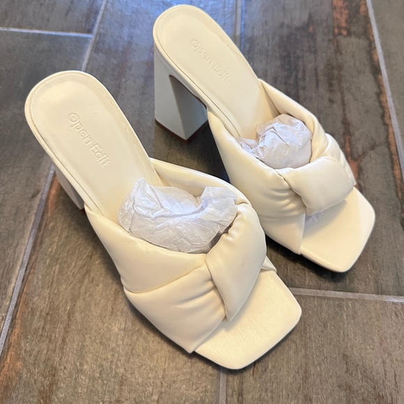 Brandnew Nordstrom Open Edit Cream women’s sandals - Picture 2 of 3